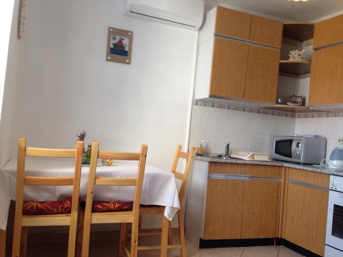 Dora And Tonka Krk Apartment *
