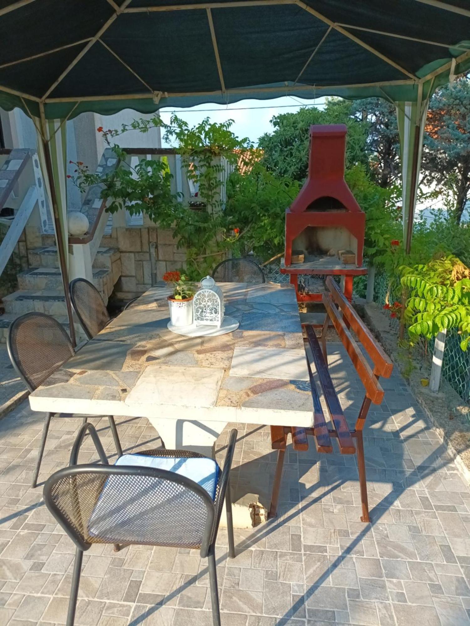 Dora And Tonka Krk Porat (Krk)