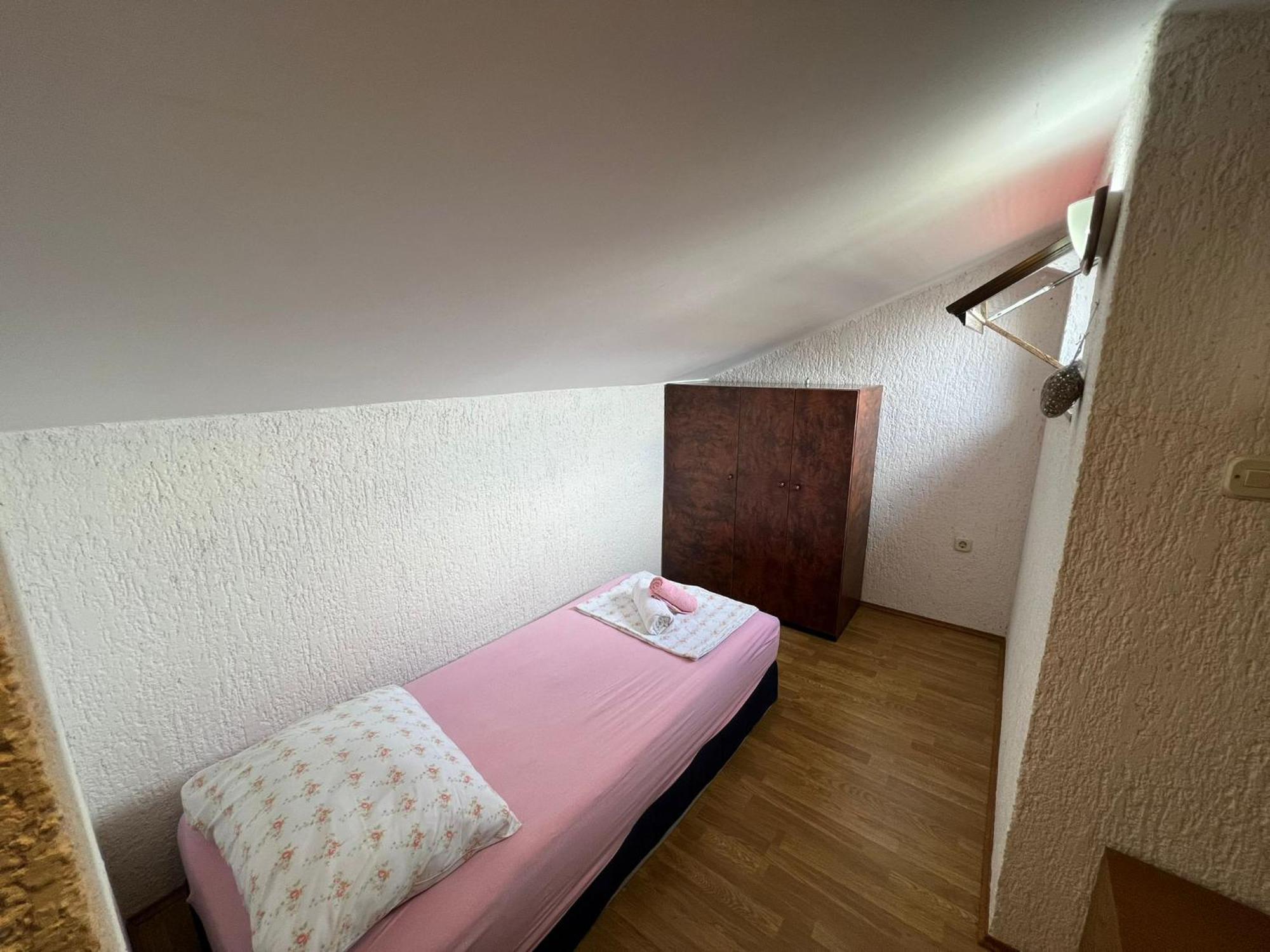 Dora And Tonka Krk Apartment *